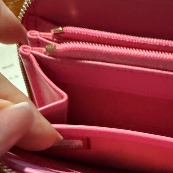 CHANEL Fuchsia Quilted Gusset zip wallet